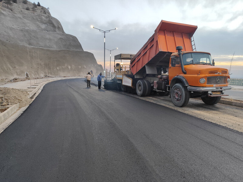 روکش مکانیزه آسفالت رینگ ۳۰ متری اسلامآباد انجام شد